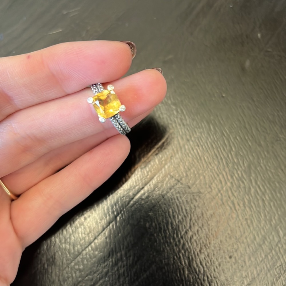 Yellow ring - Picture 4 of 4
